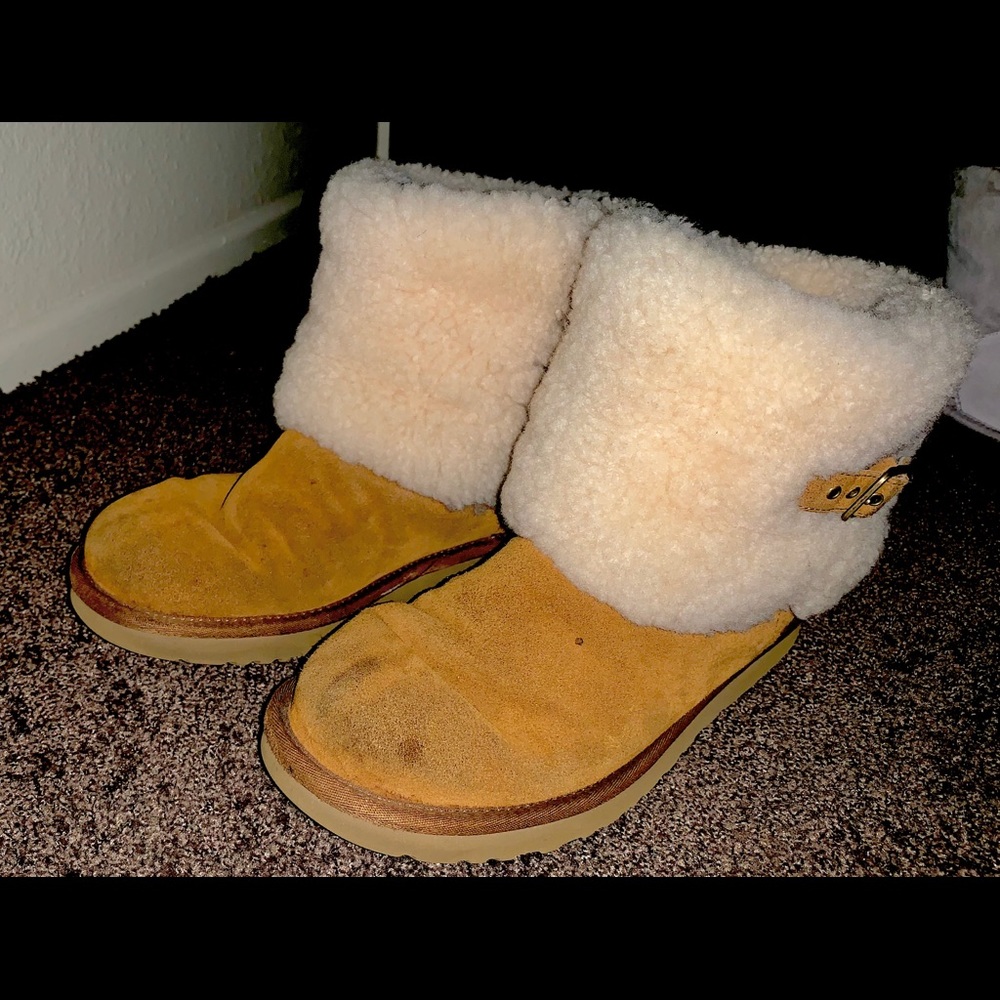Fuzzy Uggs size 10